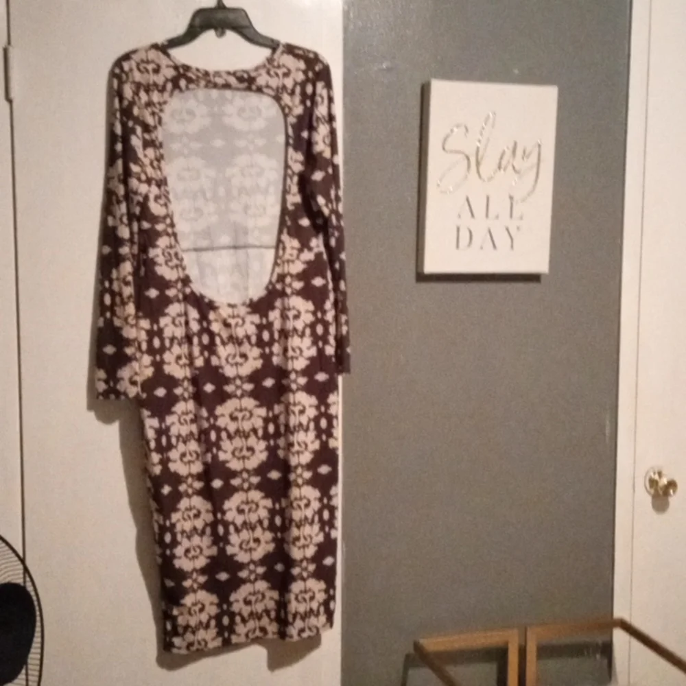 Open Back Dress - Picture 3 of 5